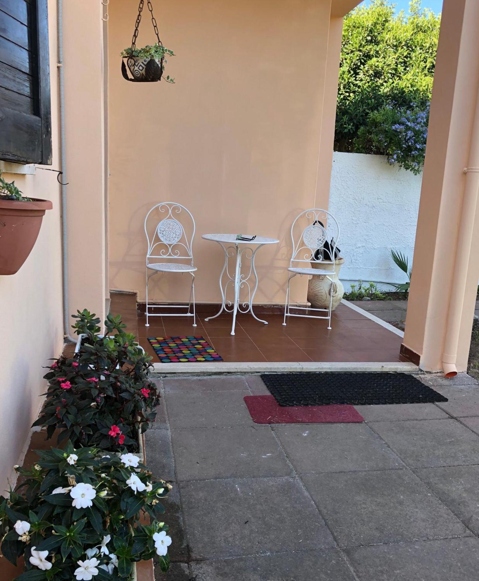 La Lantana Nuova Bed & Breakfast Флумини ди Куарту Екстериор снимка