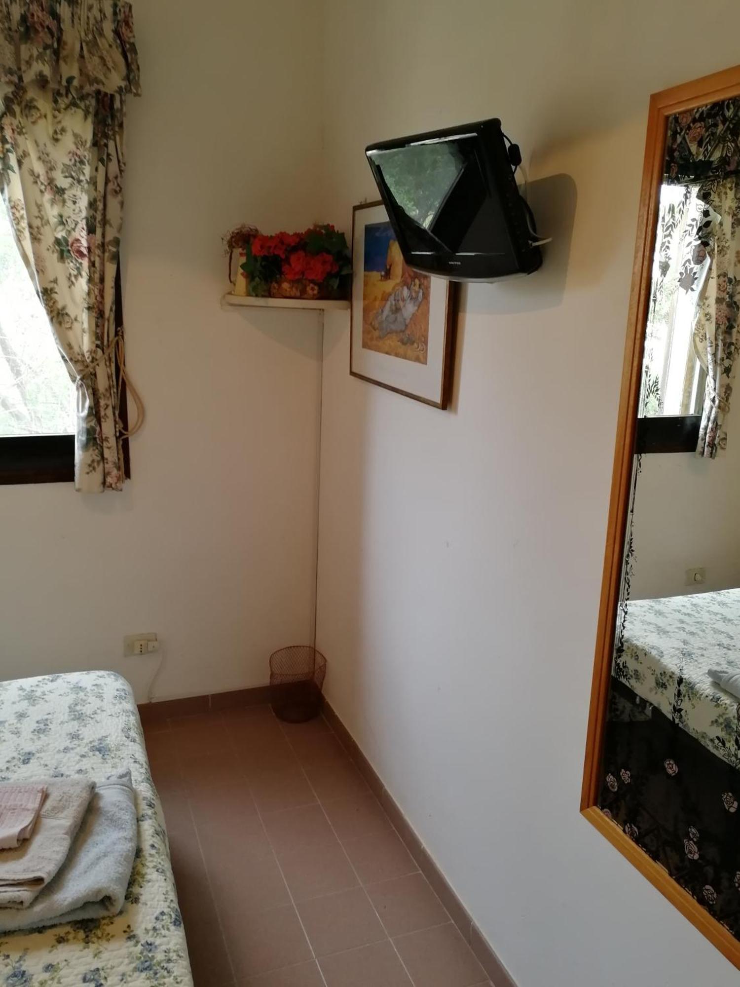 La Lantana Nuova Bed & Breakfast Флумини ди Куарту Екстериор снимка